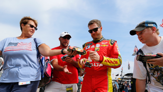 Here's Your Handy Guide To Racing This Weekend<em></em>